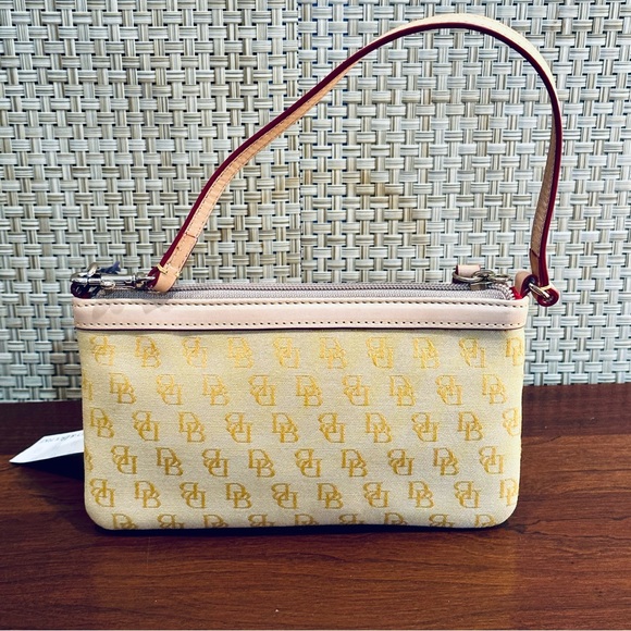 🌟2xHP🌟VTG 2000 Dooney & Burke Yellow Signature Monogram Jacquard Lg SlimWristlet - Picture 5 of 12